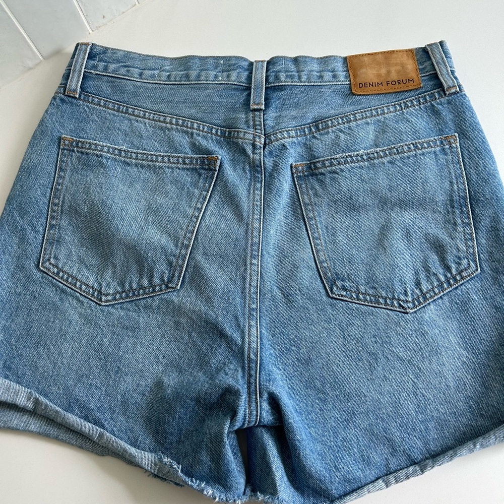 Denim Forum The YOKO mid-thigh short - Picture 2 of 3